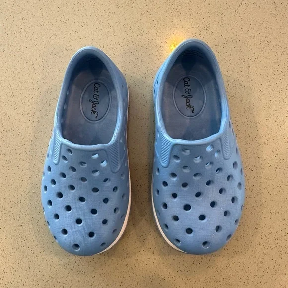 Cat & Jack Toddler Jese Slip on Close Toe Perforated Water Shoes Blue Size 5 - Picture 3 of 9